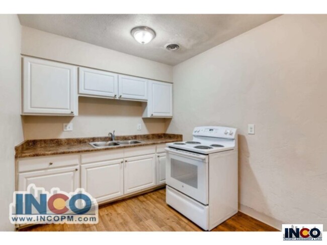 Foto del edificio - 338 W Powers Ave