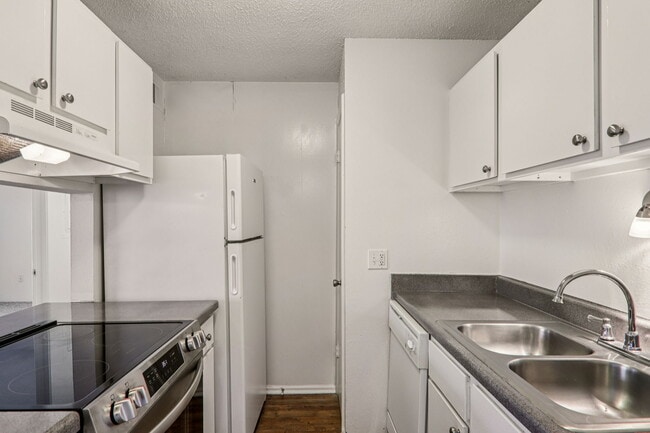 Building Photo - Andover Park Apartments