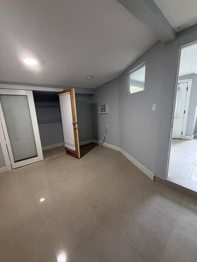 Foto del edificio - 192 Caroline Dr