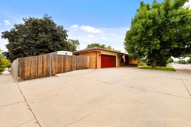 Photo - 1852 Madison Ave House