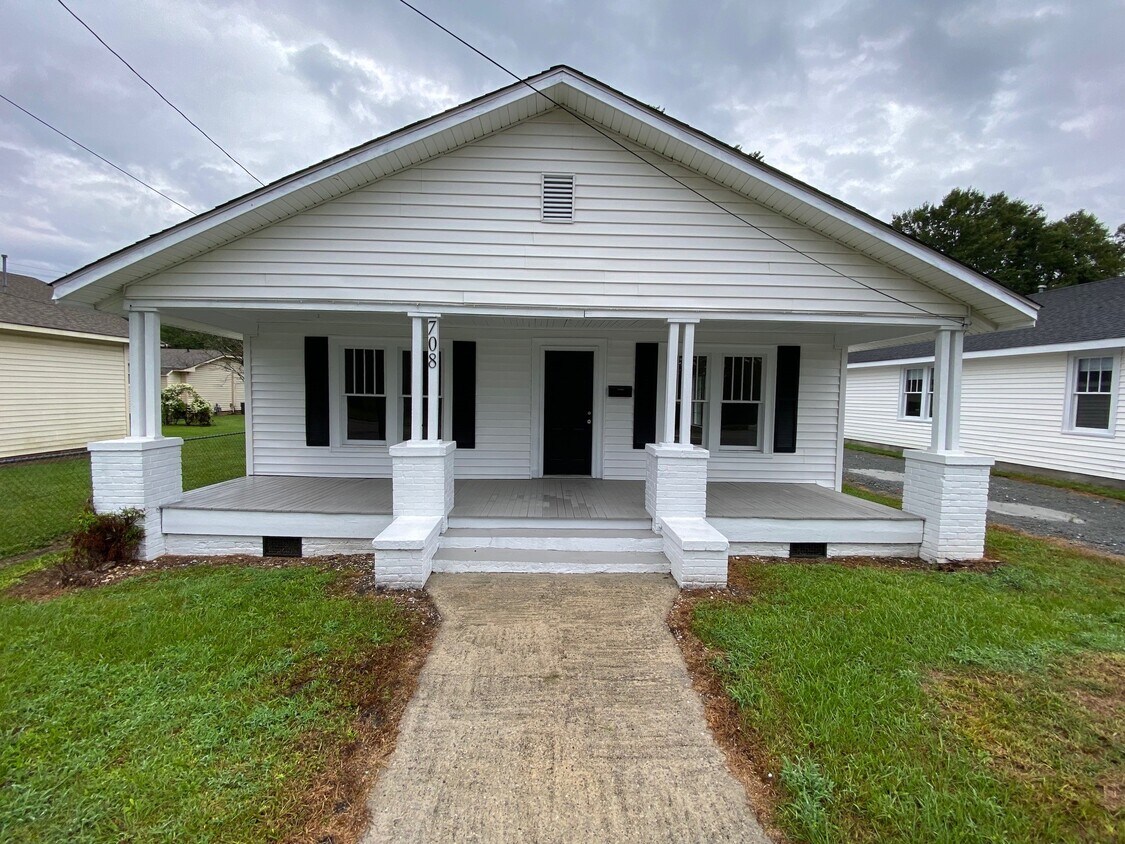 708 N Pollock St, Selma, NC 27576 House Rental in Selma, NC