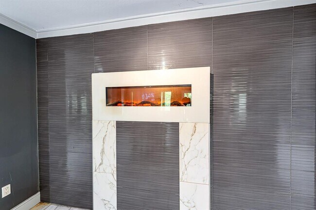 Building Photo - 140 S Timber Top Dr