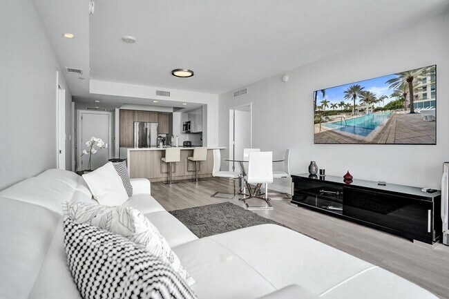 Foto del edificio - 2821 N Ocean Blvd