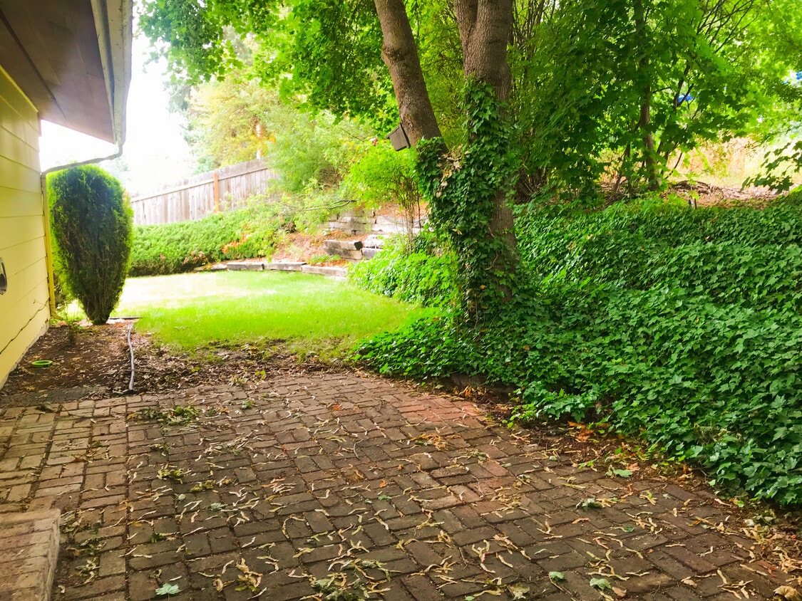 Building Photo - 719 West Bowling Road