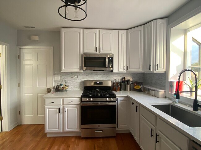 Foto del edificio - 3719 N Newcastle Ave