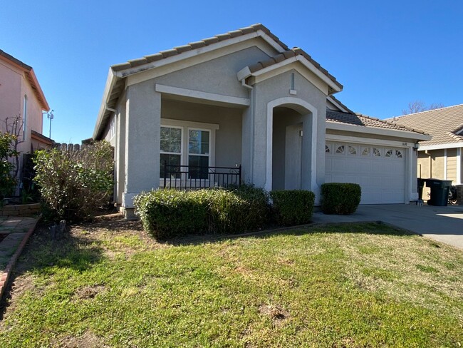 Foto del edificio - Fantastic 3 Bed, 2 Bath Home in Elk Grove