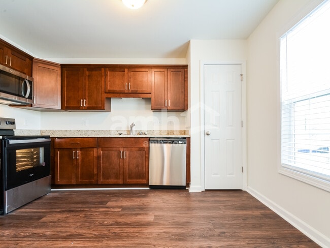 Foto del edificio - 75 Wolf Creek Ln