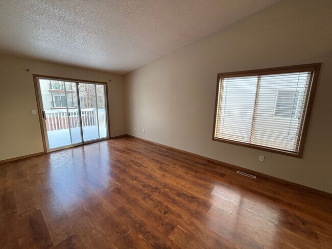 Building Photo - Beautiful 3-Bed, 2-Bath Home in Fargo – $1,825/Month