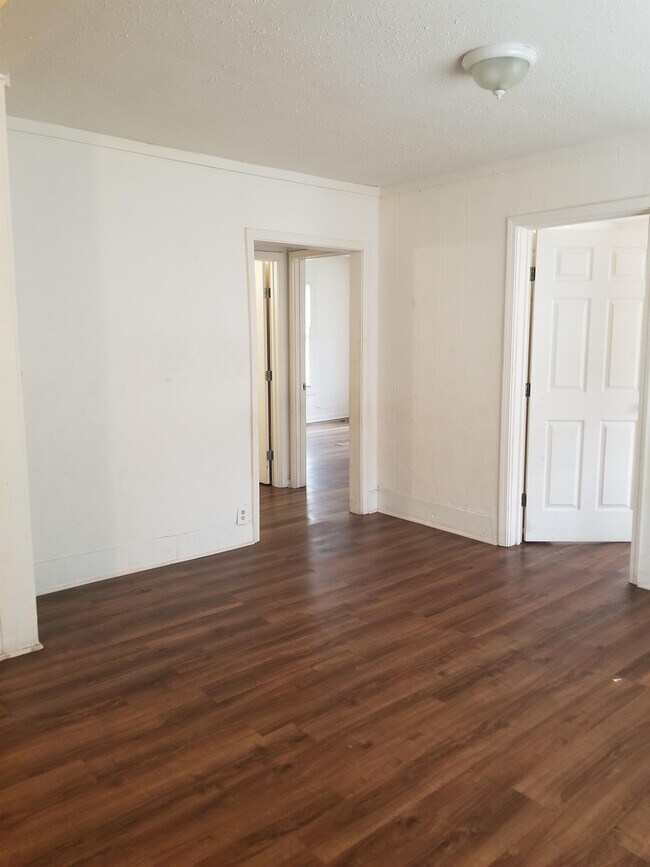 Building Photo - 1806 Plank Rd