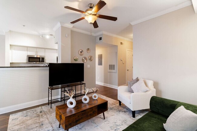 Foto del edificio - 590 James Maxwell Rd