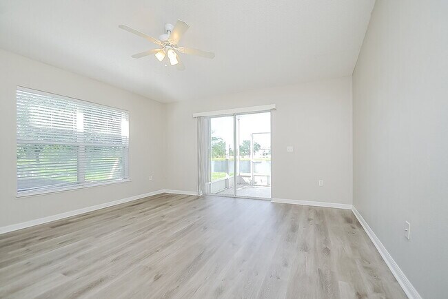 Building Photo - 1614 Alhambra Crest Dr