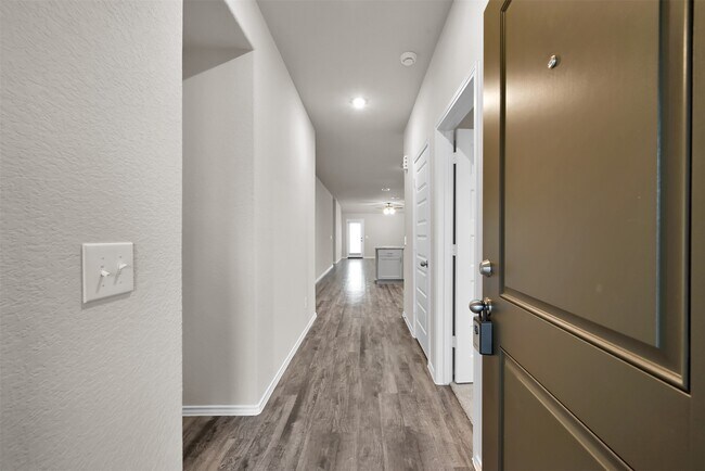 Building Photo - 257 Gallant Front Trl