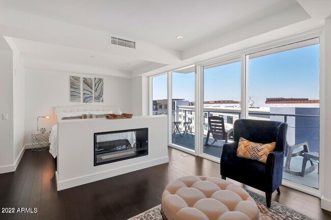 Building Photo - 4422 N 75th St