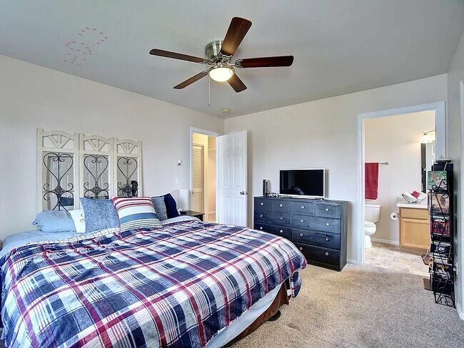 Foto del edificio - 1143 E Carolina Ave