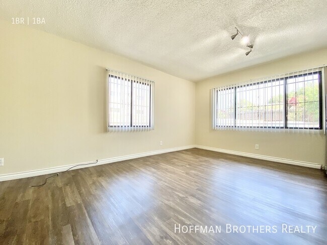 Foto del edificio - 4619 Lomita St
