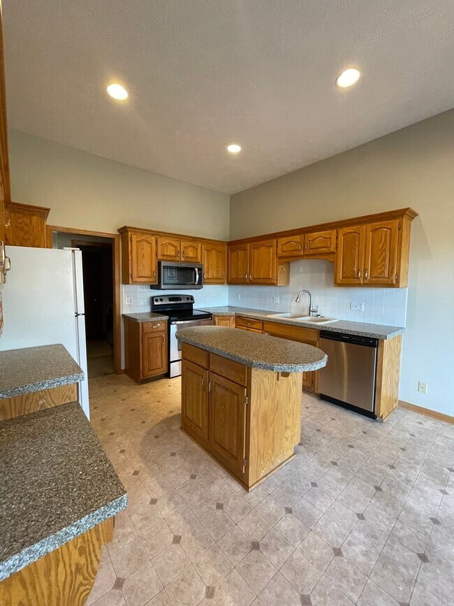 Foto del edificio - 17116 I St