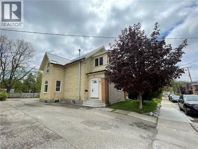 Photo du bâtiment - 49 Madison Ave N