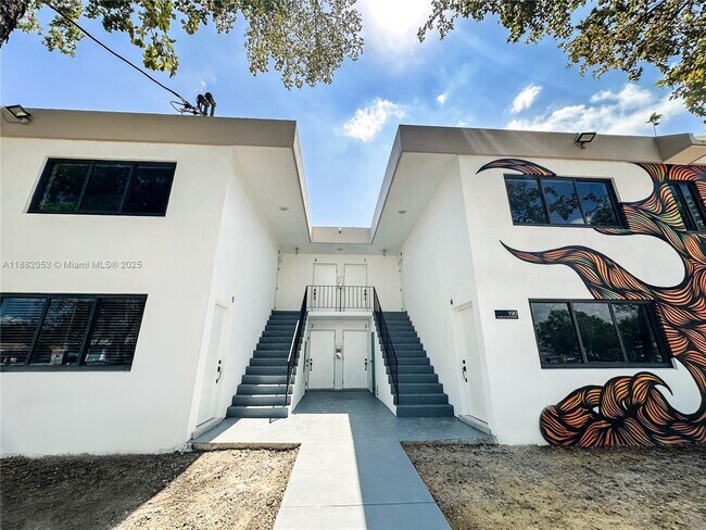 Foto del edificio - 190 NW 69th St