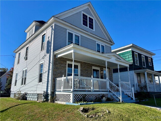 Foto del edificio - 204 E Bloomfield St