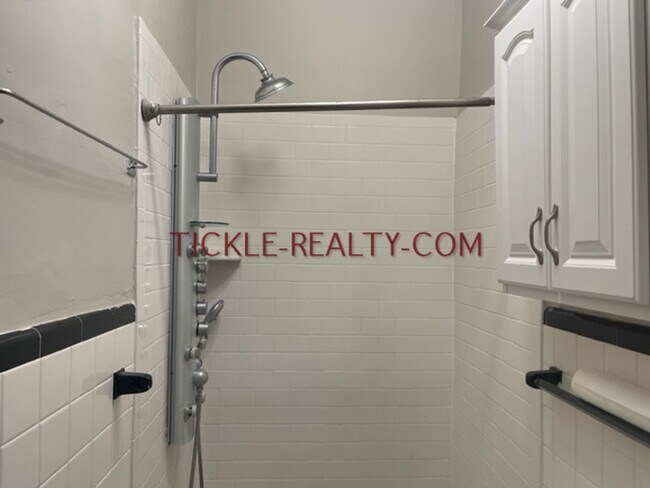 Foto del edificio - 626 University Ave