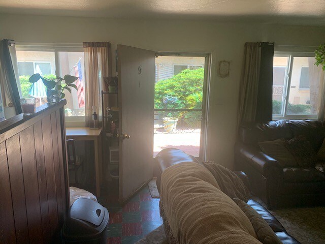 Foto del edificio - $758 | 1BR/1BA | Cat Friendly Condo for re...