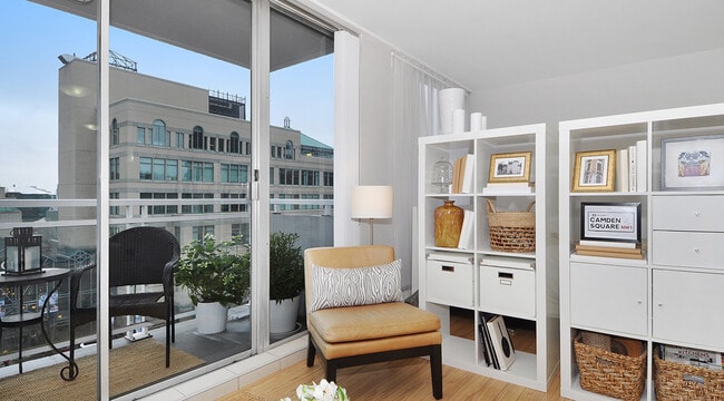 Building Photo - Hollyburn Court