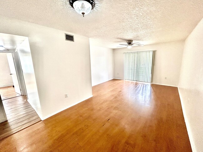 Building Photo - 4314 NW 9th Ave