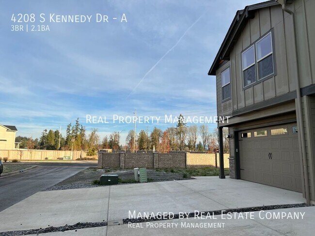 Foto del edificio - New Construction Ridgefield Townhome Beaut...