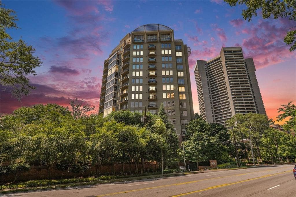 Foto principal - 2626 Peachtree Rd NW
