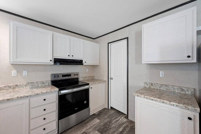 Building Photo - 305 W Buell Dr