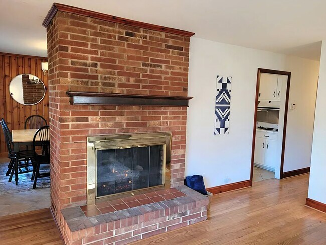 Foto del edificio - 3412 Dogwood Dr