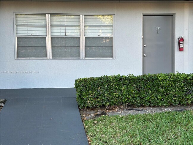 Foto del edificio - 300 SW 134th Way