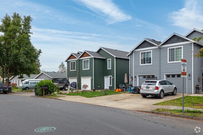 Townhomes along Bluff Rd provide housing for multiple families in Sandy.