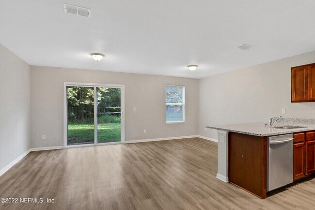 Foto del edificio - 8341 Homeport Ct