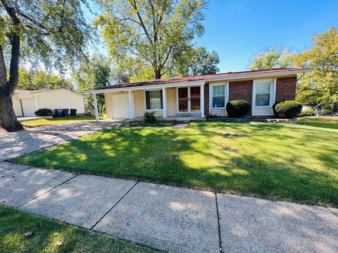 3 Bedroom Gem in Florissant, MO House Rental in Florissant, MO