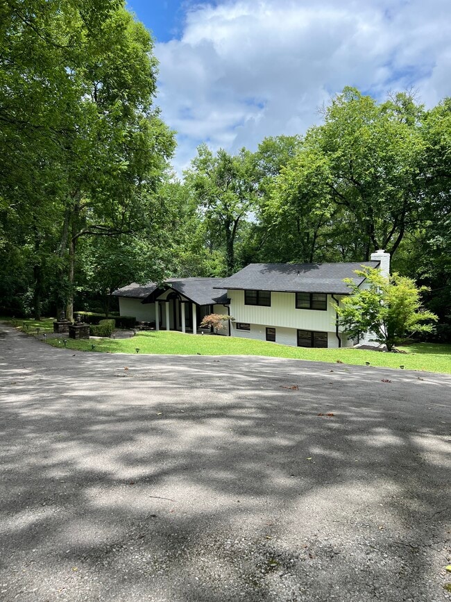 Building Photo - 4620 Skymont Dr