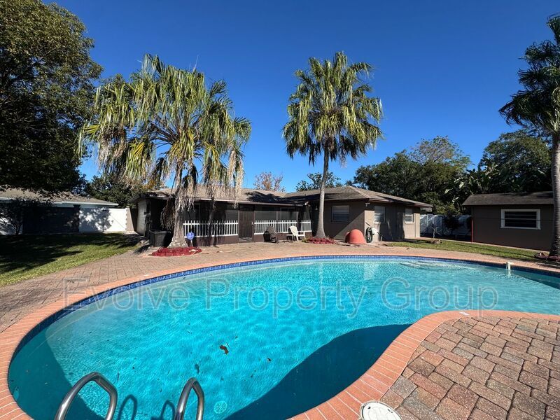 Photo - 724 Forest Glen Ct