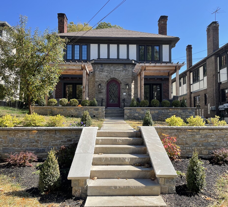 Location, Location! Beautiful remodeled building 2 blocks from Hyde Park Square! - 3514 Mooney Ave