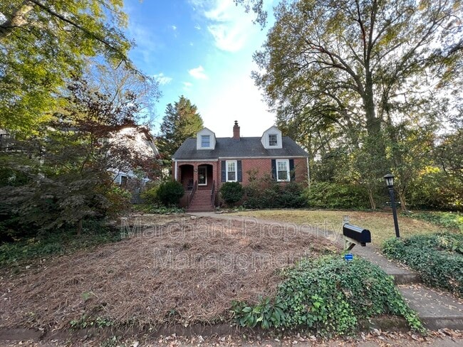 Building Photo - 111 W Hillcrest Dr