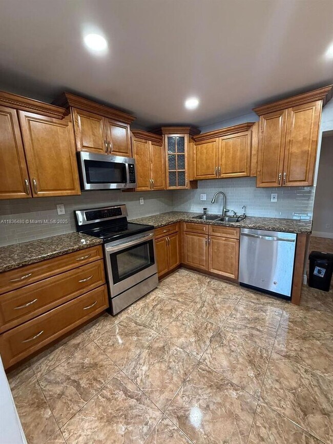 Foto del edificio - 4281 NW 35th Terrace
