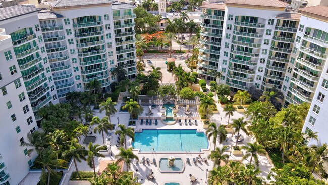Foto del edificio - 550 SE Mizner Blvd