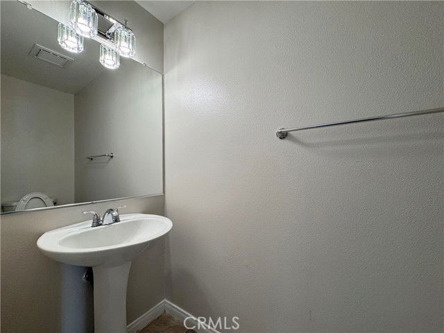 Building Photo - 39 Eaglecreek