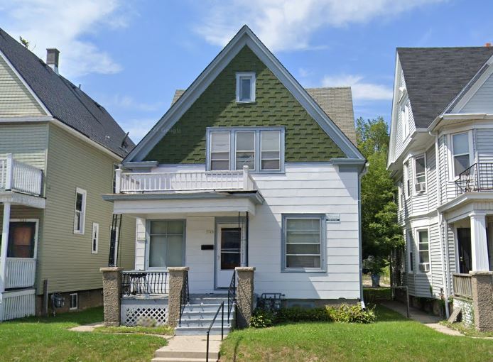 Primary Photo - 3163 N Holton St