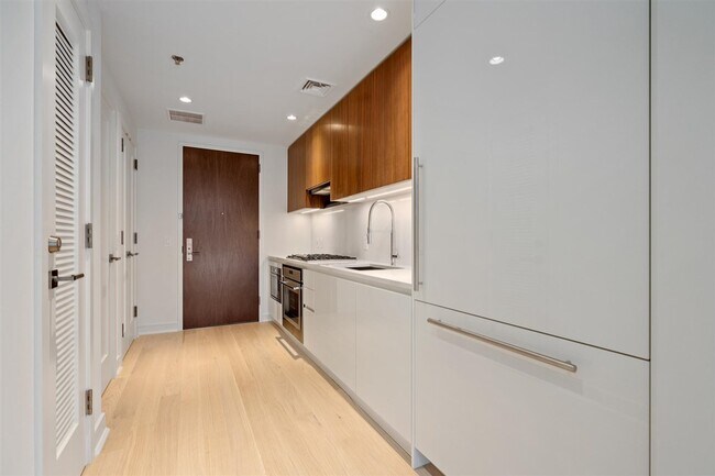 Foto del edificio - 1000 Maxwell Ln