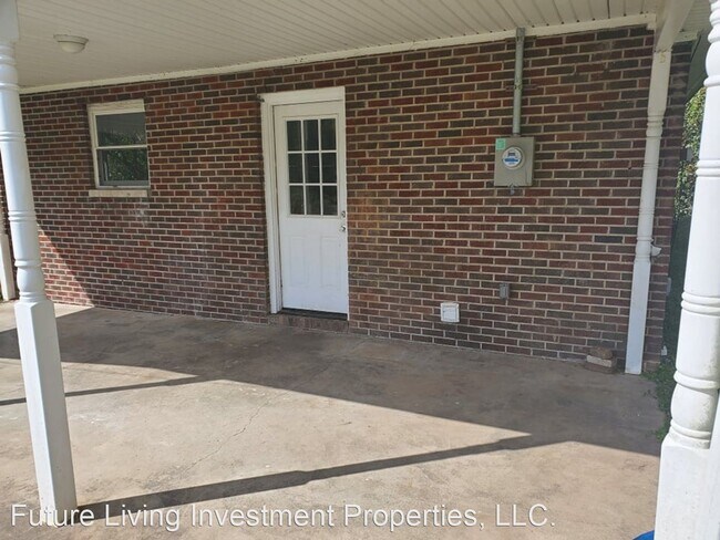 Building Photo - 3 br, 1 bath House - 6210 Little 7 Mile Rd