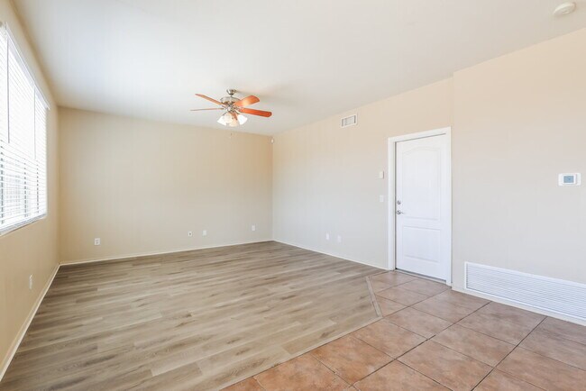 Foto del edificio - 5562 S Lemon Tree Dr