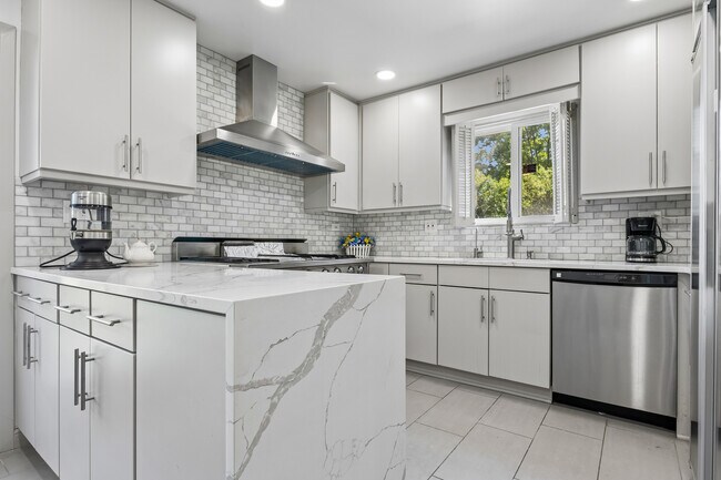 Foto del edificio - 3701 Keenan Ln