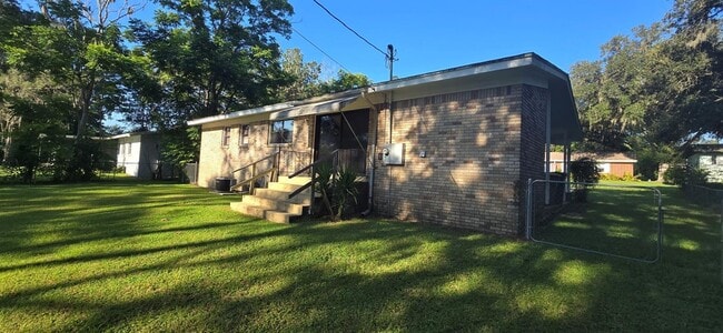 Foto del edificio - 715 SE 33rd Ave