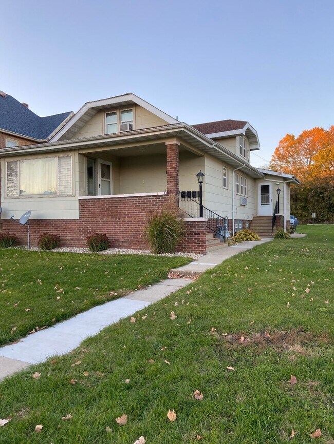 exterior - 727 5th St