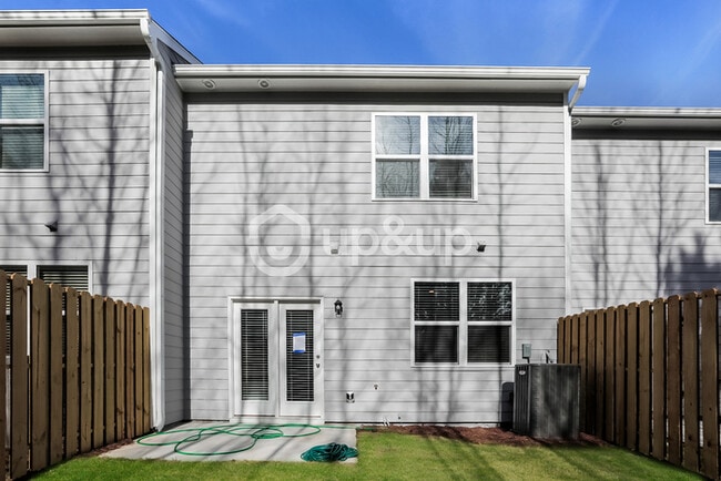 Building Photo - Fantastic 3bd/2.5ba home! Let yourself in!